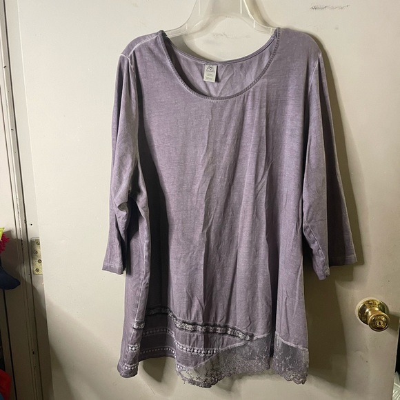 Ave Leisure and plus size, scoop neck, 3/4 sleeve top - Picture 1 of 7